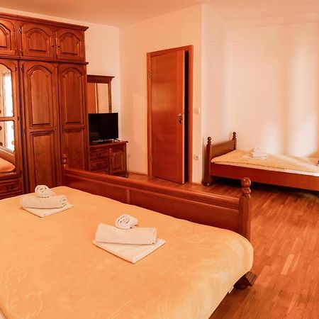 Apartments And Rooms Marija บุดวา ภายนอก รูปภาพ