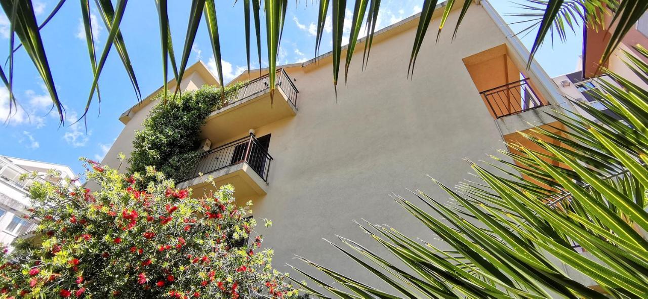 Apartments And Rooms Marija บุดวา ภายนอก รูปภาพ