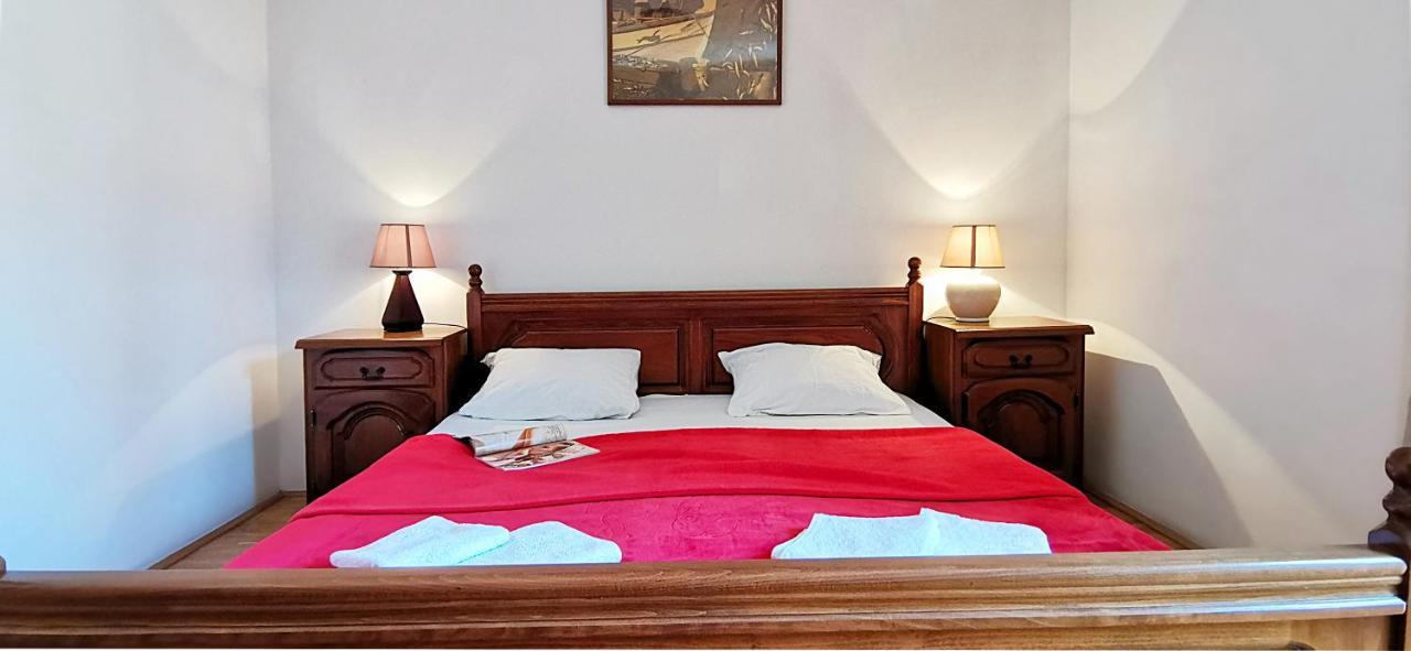 Apartments And Rooms Marija บุดวา ภายนอก รูปภาพ