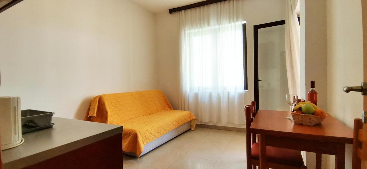 Apartments And Rooms Marija บุดวา ภายนอก รูปภาพ