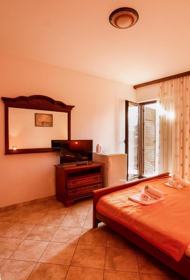 Apartments And Rooms Marija บุดวา ภายนอก รูปภาพ