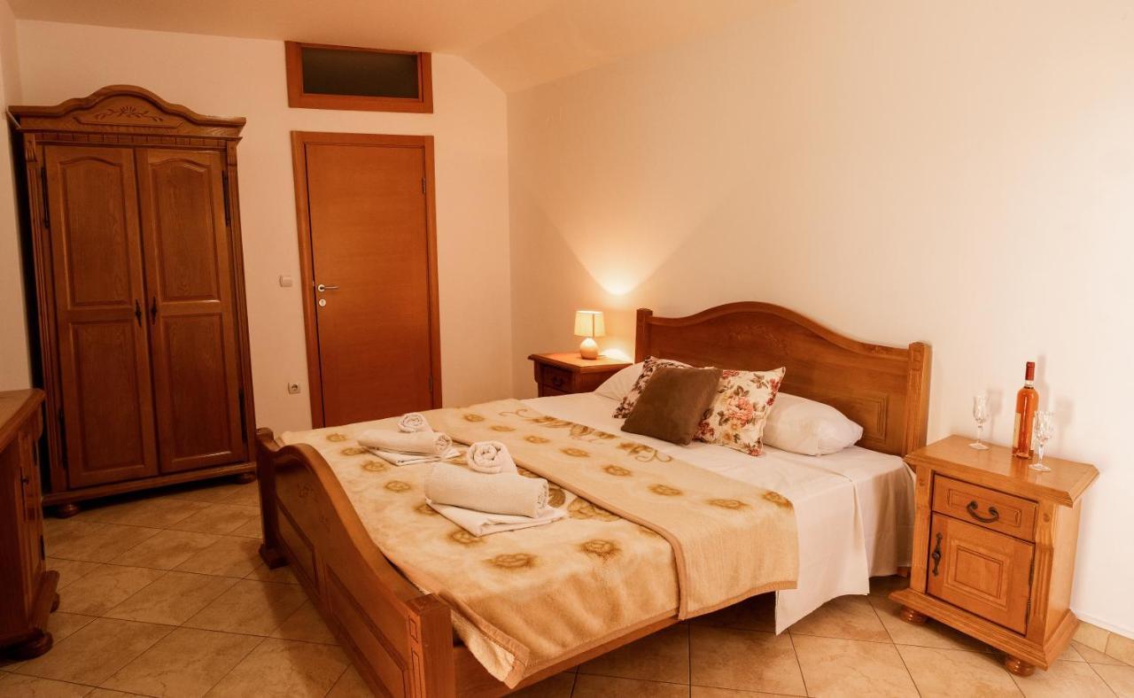 Apartments And Rooms Marija บุดวา ภายนอก รูปภาพ