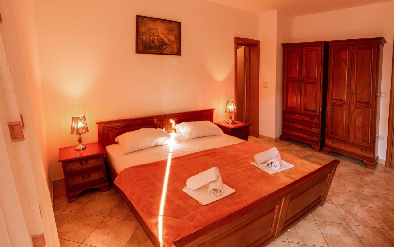 Apartments And Rooms Marija บุดวา ภายนอก รูปภาพ