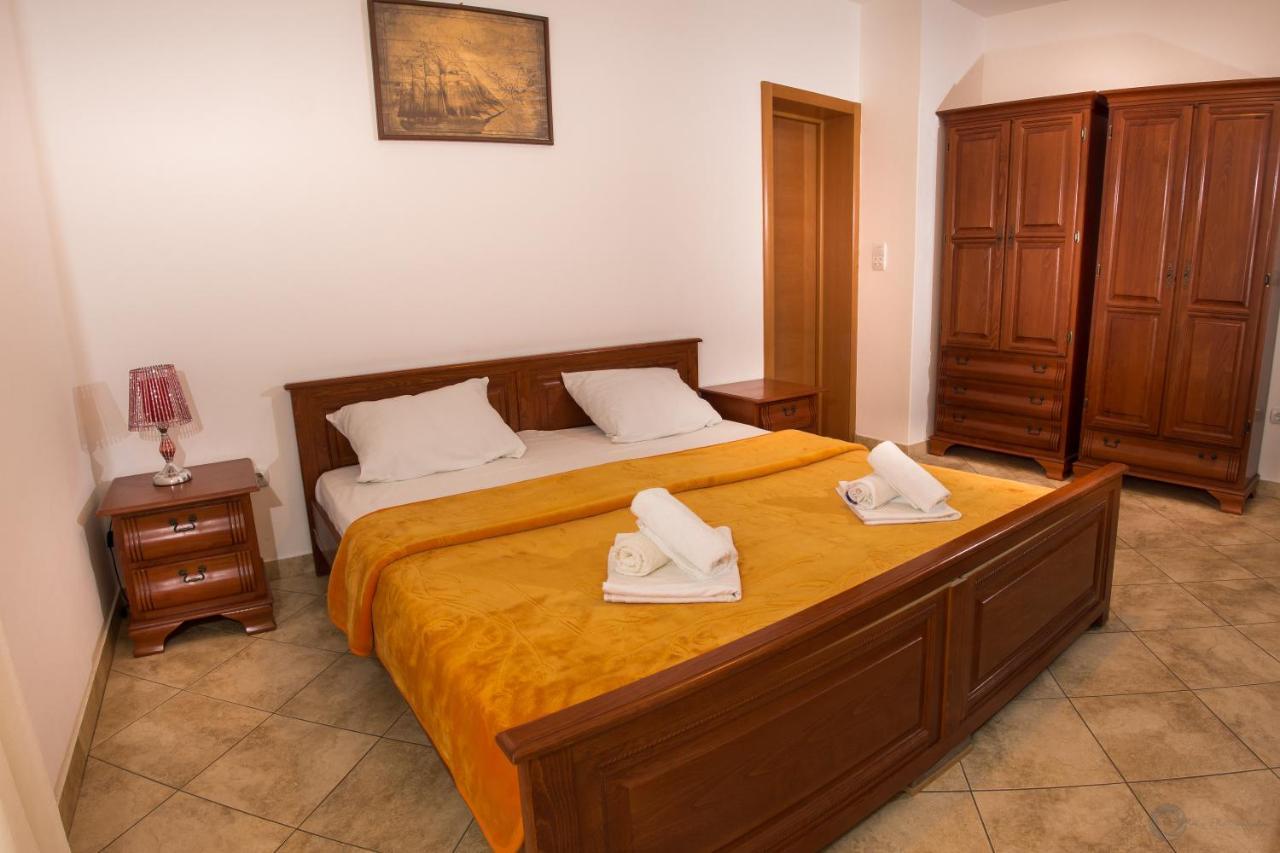 Apartments And Rooms Marija บุดวา ภายนอก รูปภาพ