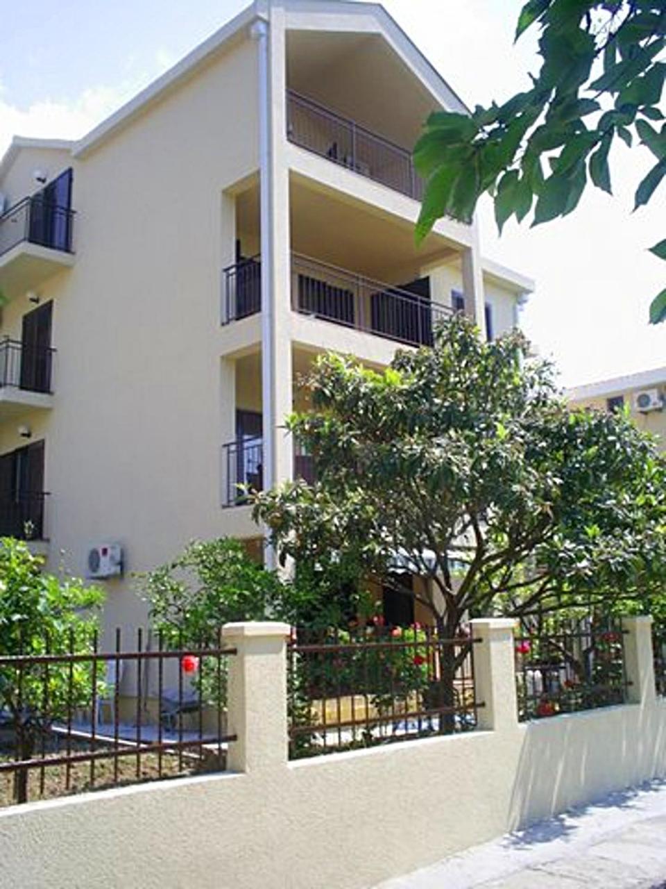 Apartments And Rooms Marija บุดวา ภายนอก รูปภาพ